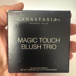 Anastasia Beverly Hills Magic Touch Blush Trio Pink
